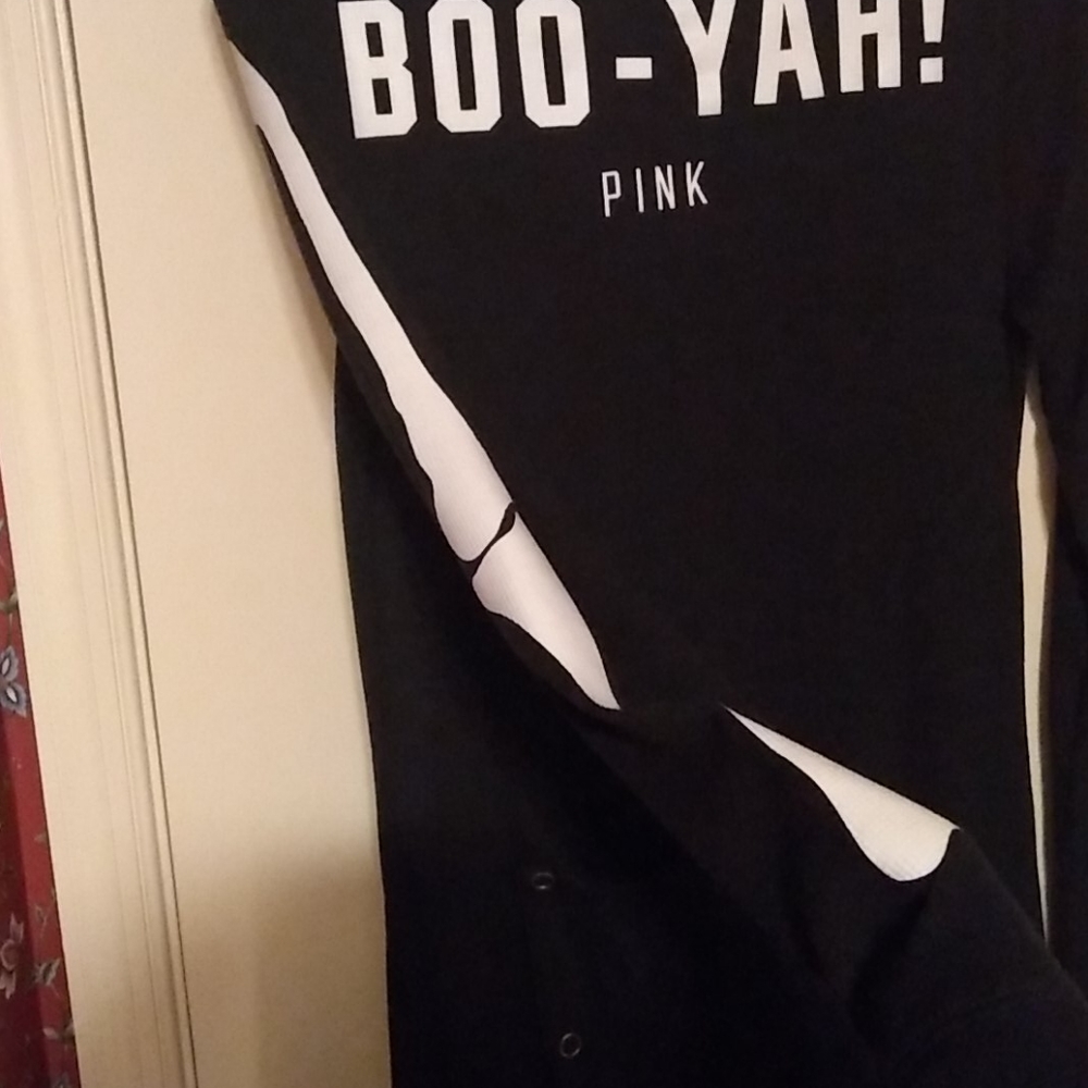 🛑SOLD🛑 VS Pink htf skeleton onesie sz L - Picture 7 of 9
